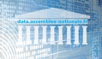 Colonnade schématisée sur fond bleu ciel - Source : Assemblée nationale